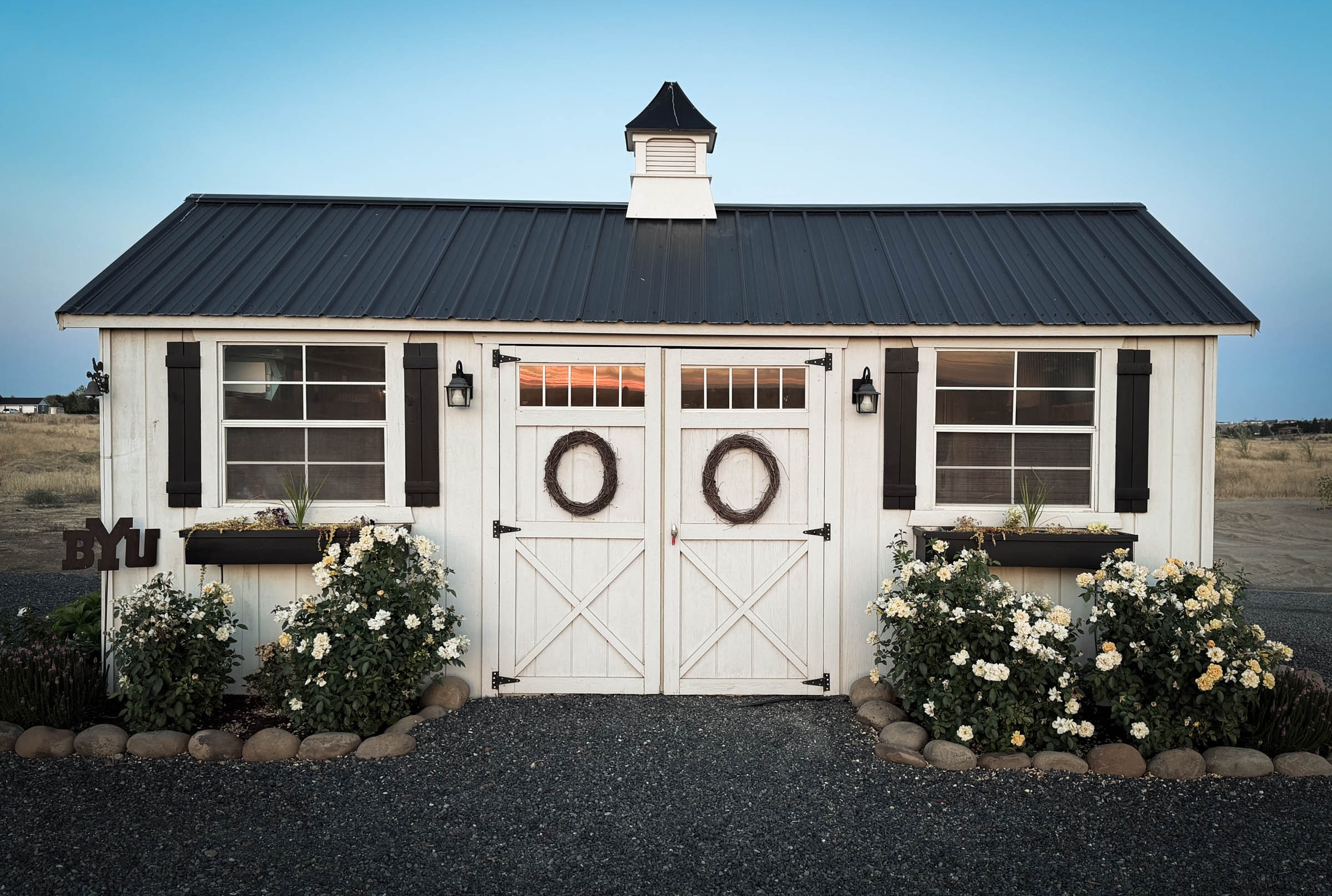 Small powered she shed on the property